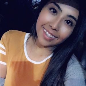 Meet your Posher, Clarita